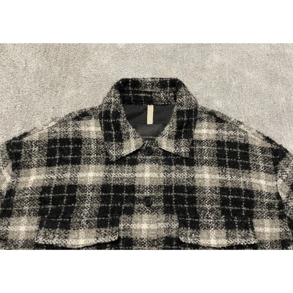 Banana Republic Men's L Plaid Flannel Button-Up Shirt Jacket Black Gray Pockets